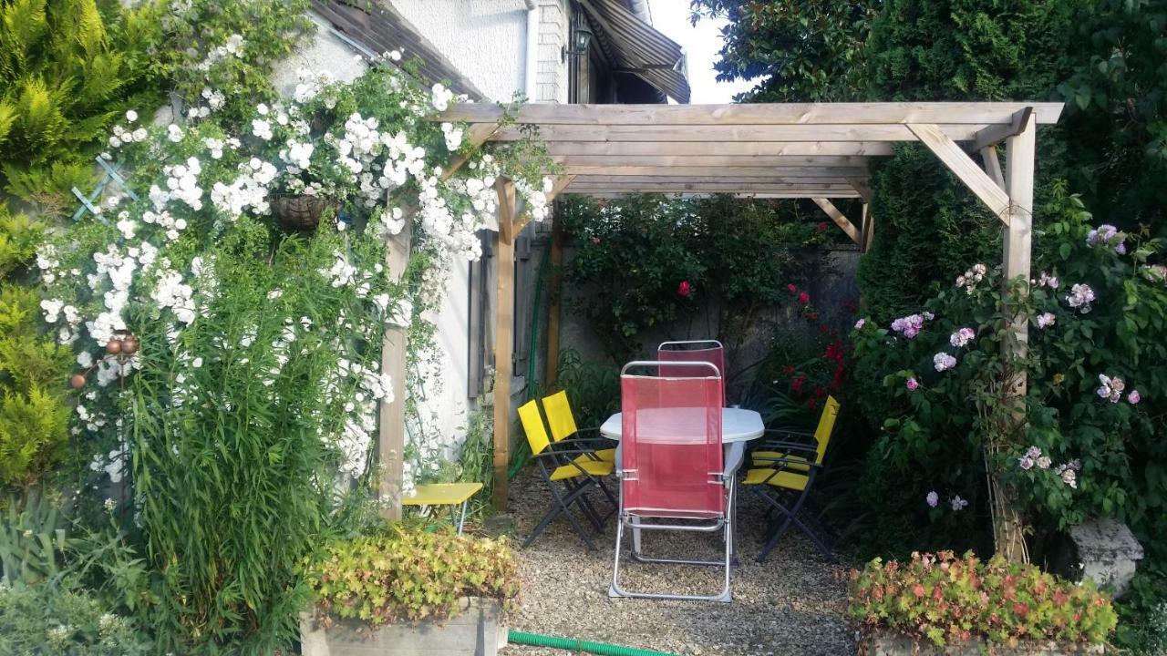 Les Nympheas, Appart Au Calme Et Grand Jardin A 15 Min De Disneyland, Crecy-la-Chapelle Eksteriør bilde